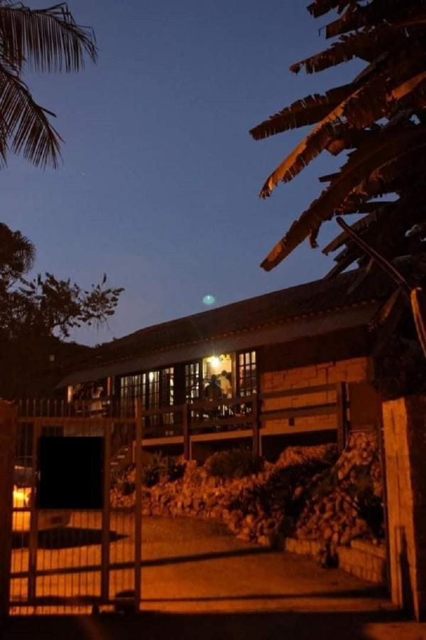 Gajah Hotel Джойнвил Екстериор снимка