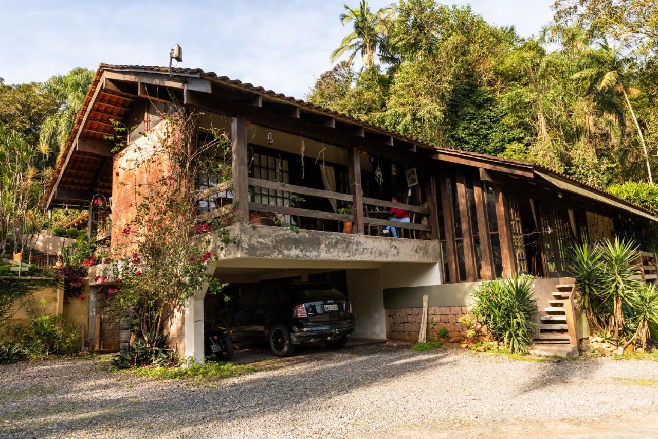 Gajah Hotel Джойнвил Екстериор снимка